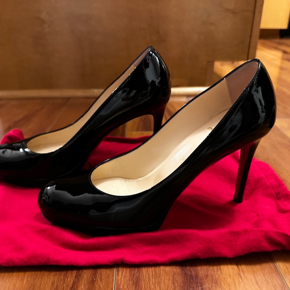 Louboutin black patent leather women’s shoes size 8.5